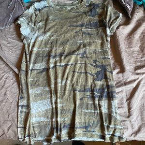 CAMO TEE